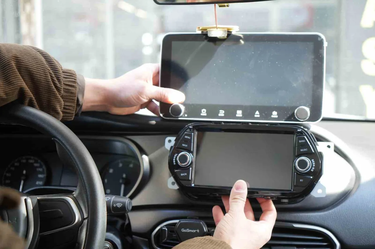 Cam filmi yasak mı 2026? APP plaka, multimedya ekran ve ses sistemi yasağıyla gündeme geldi!