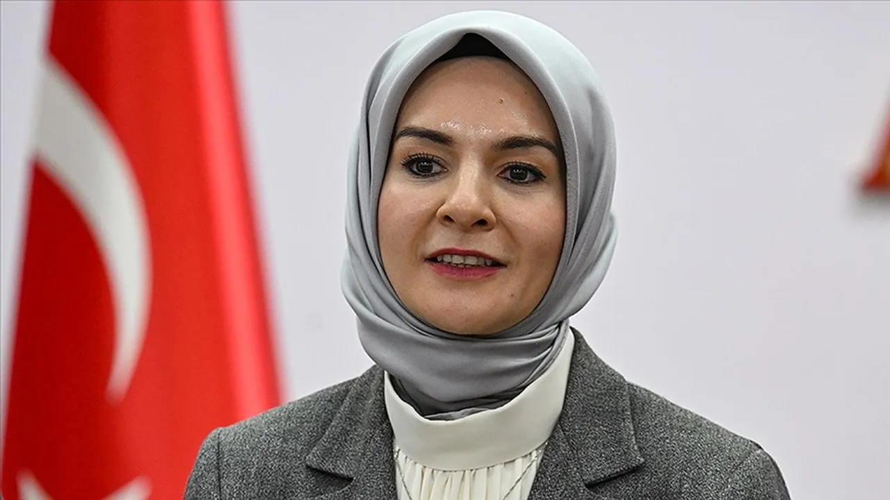Aile ve Sosyal Hizmetler Bakanı Mahinur Özdemir Göktaş