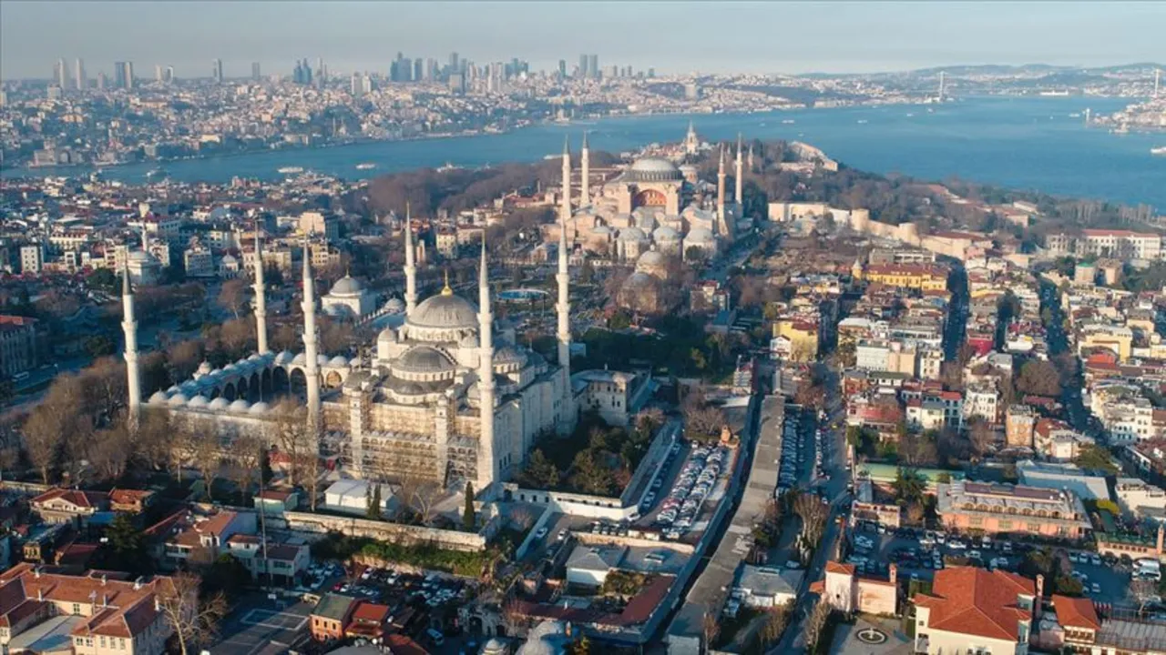 İlber Ortaylı önermişti… Bayramda İstanbul’u bu rotayla gezin