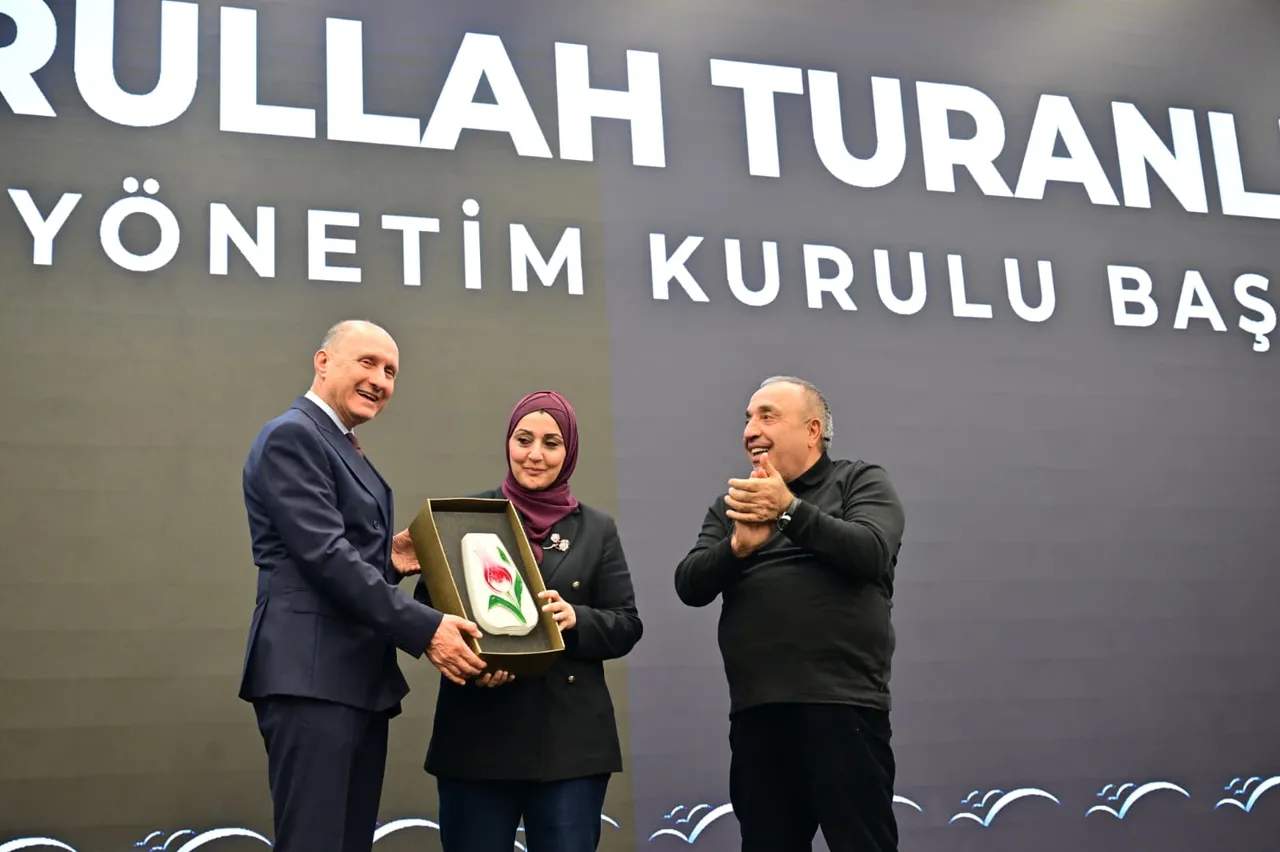 İş Dünyası İstanbul Dostları’nın Sahur Programında Emrullah Turanlı’nın ev sahipliğinde buluştu
