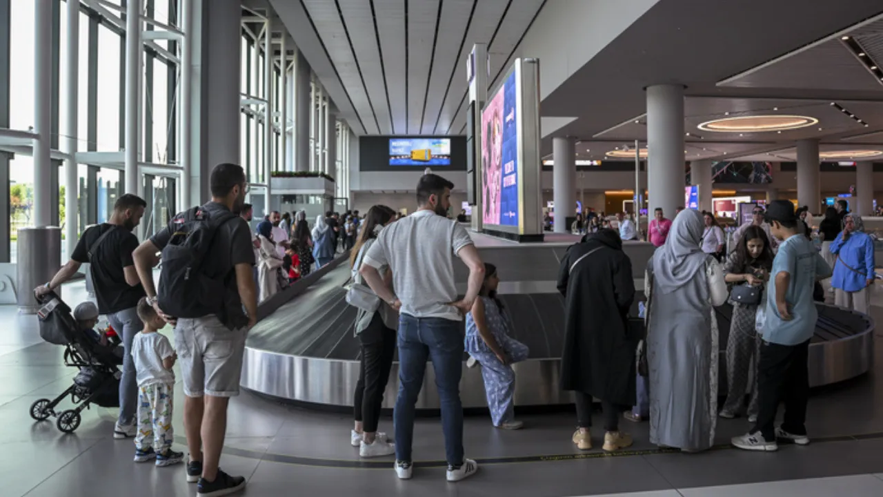 Kanada depremzedelerin vizesini iptal etti: 9 bin Türk yurda dönüyor