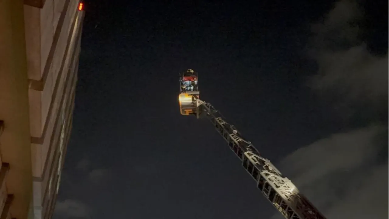 Okmeydanı’nda hastane yangını: Ekipler müdahalesiyle söndürüldü