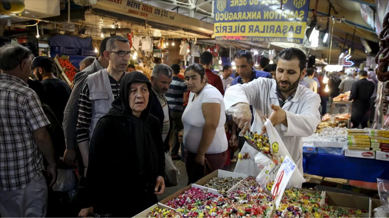 Perşembe günü tatil mi, yarım gün mü? 19 Mart'ta son oruçlar tutulacak