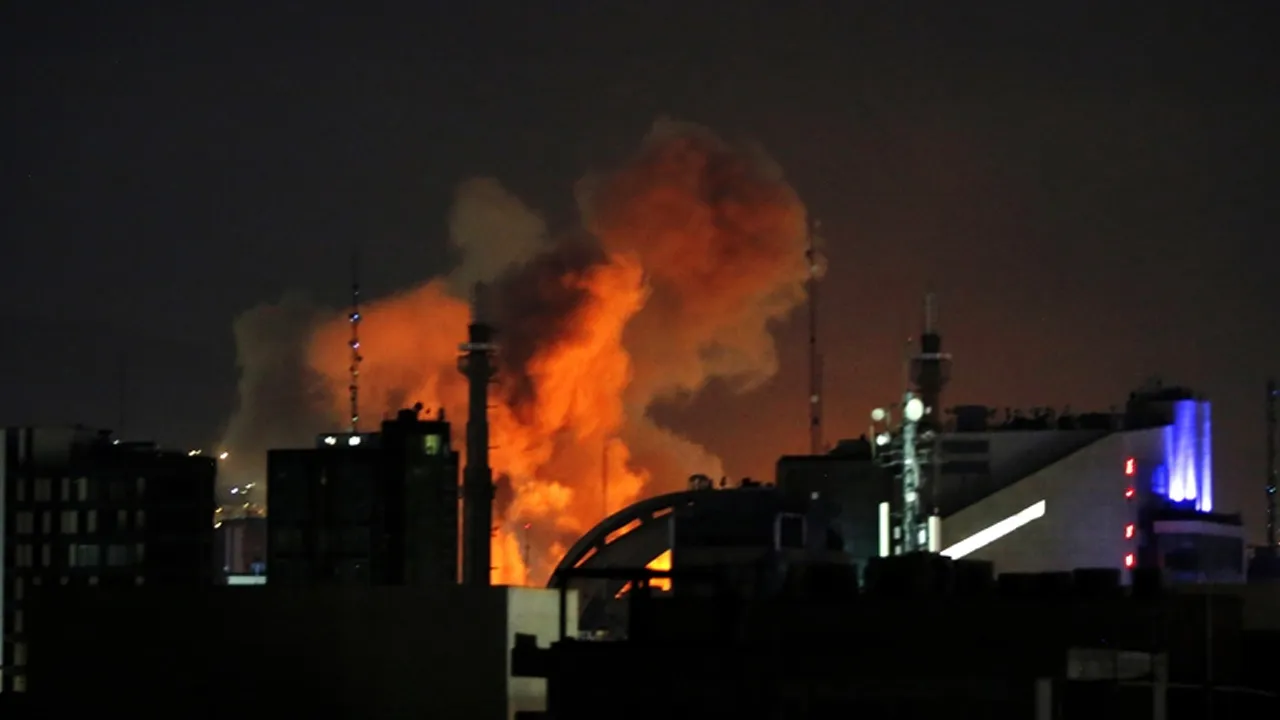 Tahran ve Kerec’te patlama sesleri! Hava savunması devreye girdi