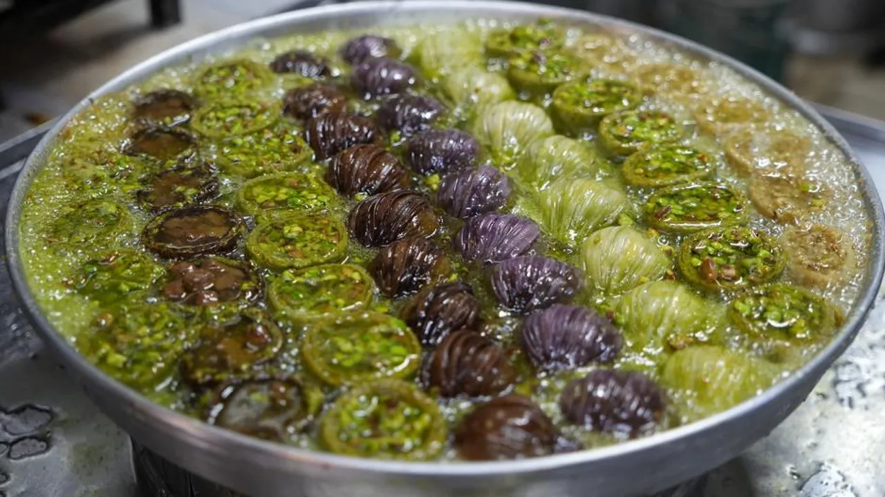 Baklavanın ana vatanında bayram yoğunluğu! Günlük üretim 20 tona ulaştı