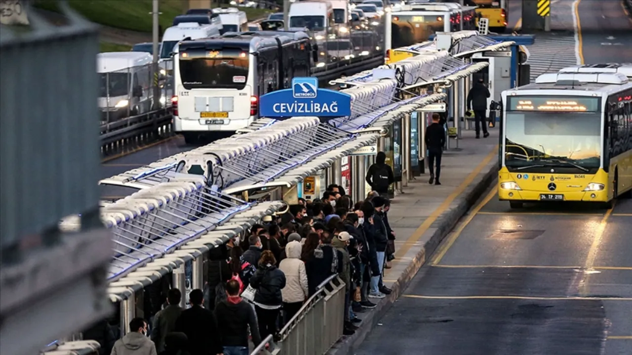 Bayramda toplu taşıma ücretsiz mi? Bayramda metro, metrobüs, marmaray ve otobüsler bedava mı? 