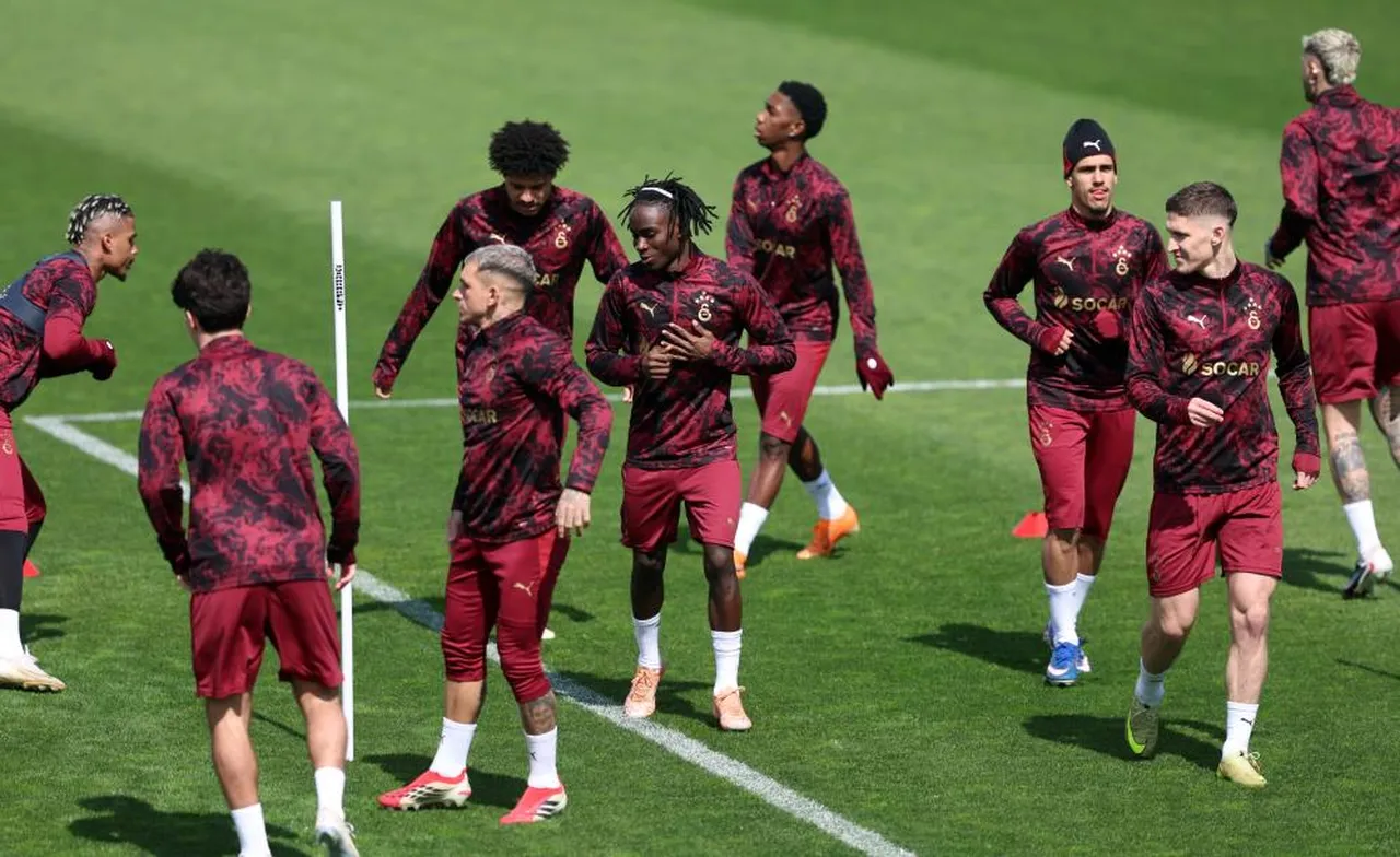 Galatasaray'da kart cezaslısı Davinson Sanchez dışında eksik bulunmuyor.