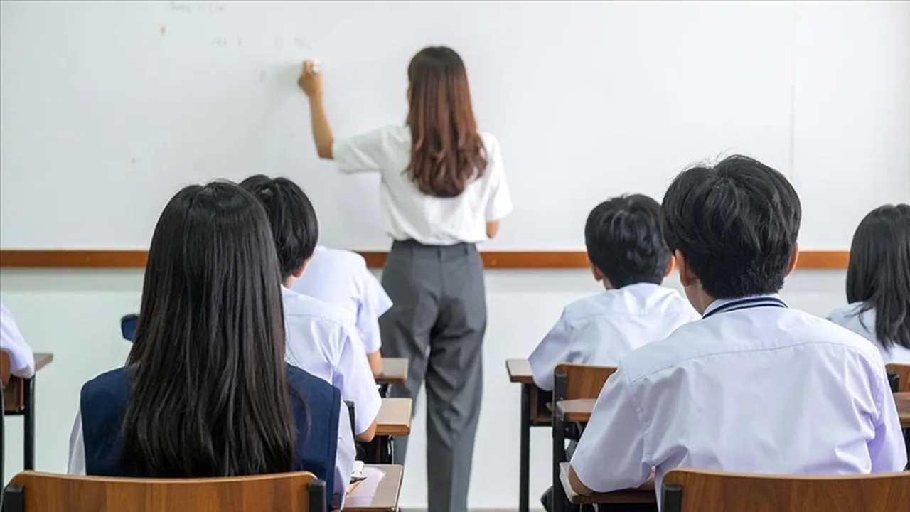 Öğretmen adayları 32 bin TL maaşla eğitim görecek! 'Akademi' döneminin detayları netleşti