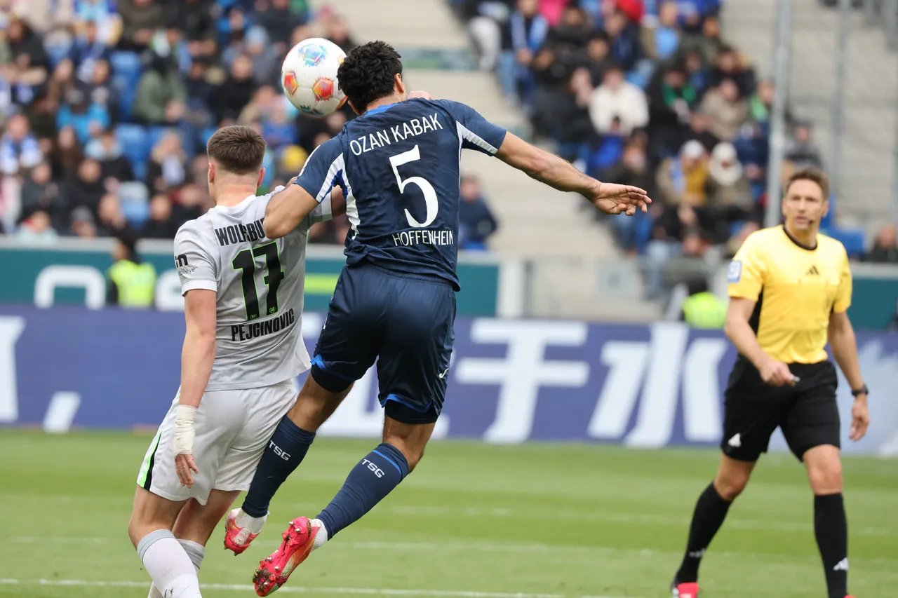 Ozak Kabak, Wolfsburg maçında 90 dakika mücadele etti.