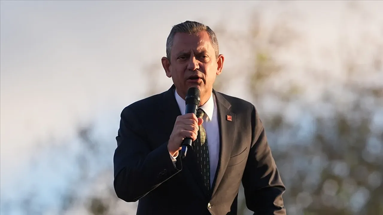 CHP Genel Başkanı Özgür Özel