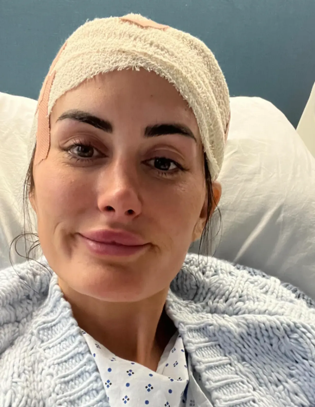 Şikayetlerine yıllardır teşhis konulamamıştı! Başına valiz düştü, ölümcül hastalığı ortaya çıktı