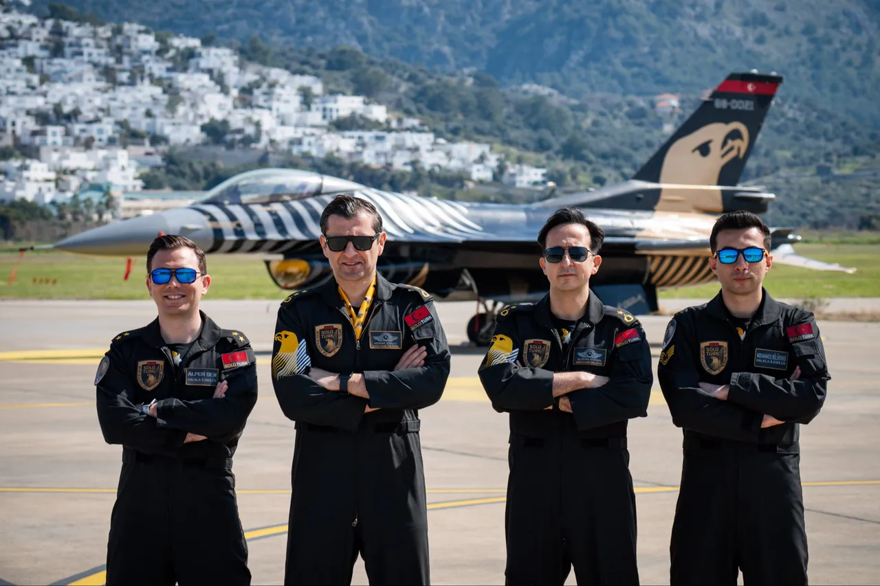 SOLOTÜRK gösteri uçuşu saat kaçta, nerede yapılacak? Çanakkale Zaferi gösterileri merakla bekleniyor!