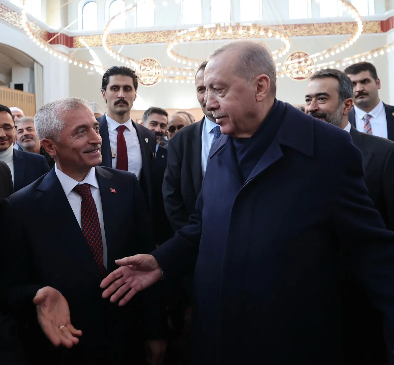 2 yıl önce açılışını yapmıştı! Belediye başkanından Cumhurbaşkanı Erdoğan'a anlamlı hediye