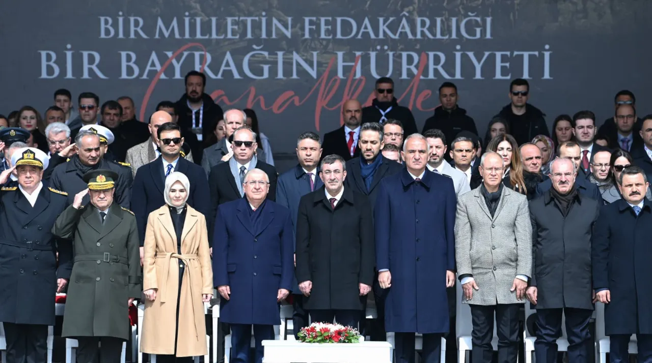 Çanakkale destanı 111 yıl sonra aynı ruhla anıldı! Devletin zirvesi Şehitler Abidesi’nde buluştu