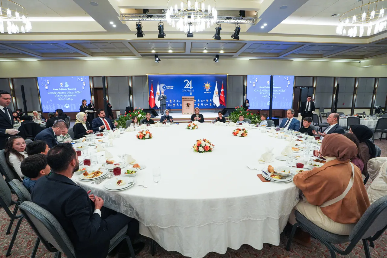 Çocuk gülerse dünya güler! AK Partili Kayadan anlamlı iftar