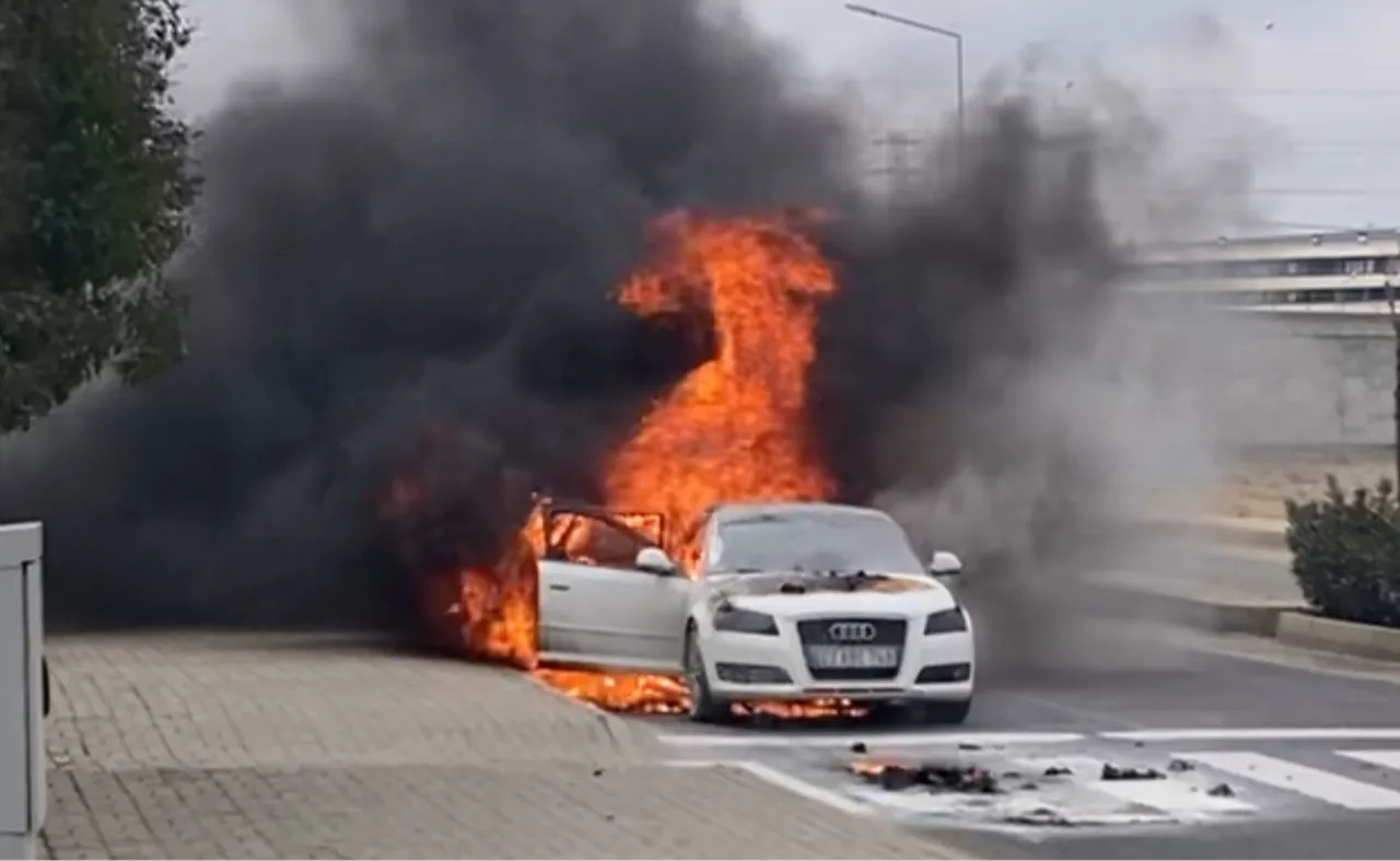 Çorlu'da korku dolu anlar! Hareket halindeki araç saniyeler içinde demir yığınına dönüştü