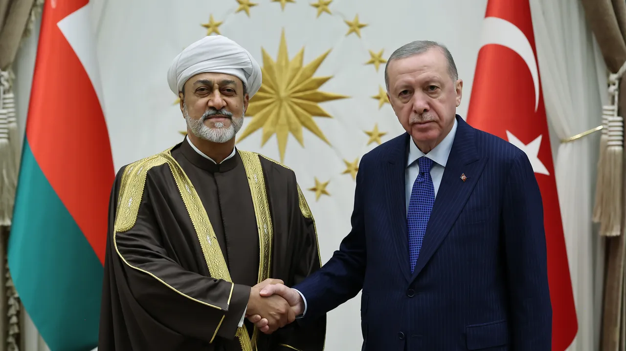 Cumhurbaşkanı Erdoğan'dan bayram diplomasisi! Umman lideri Bin Tarık ile görüştü