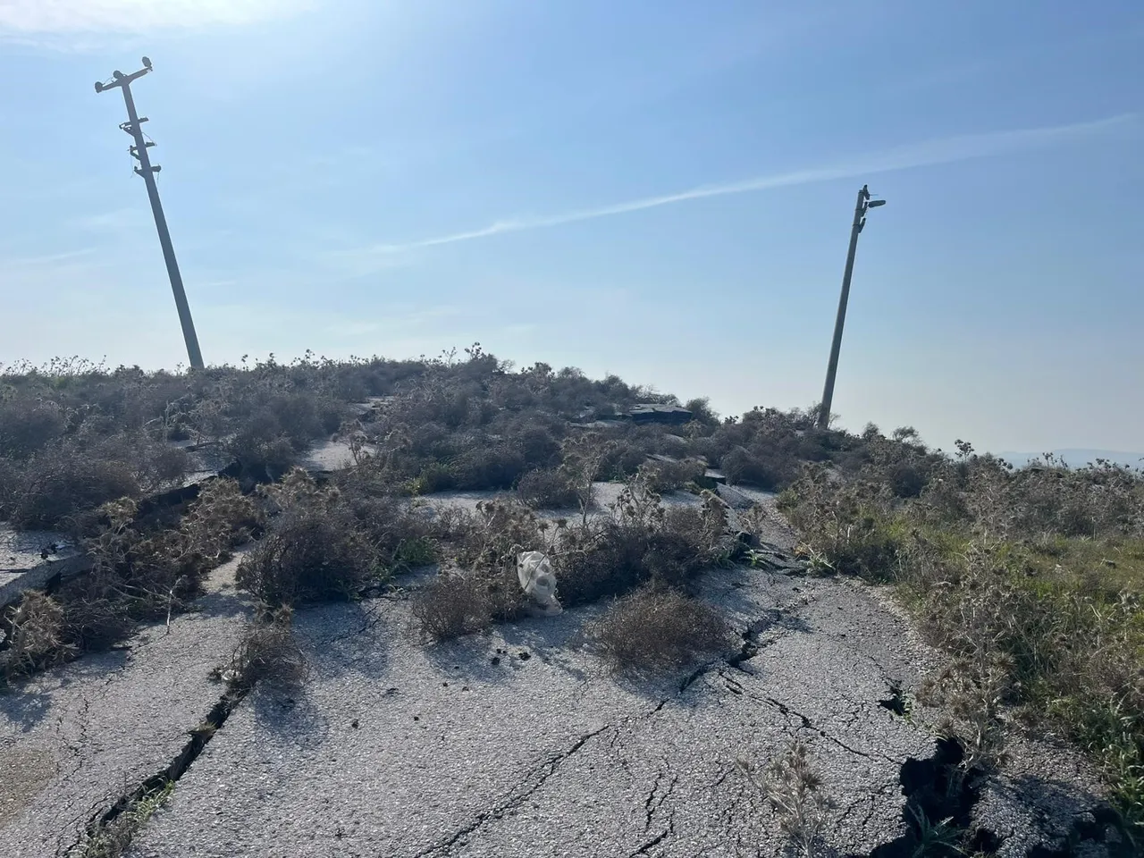 Heyelanın kucağındaki mahalle! Evler yıkıldı, yollar parçalandı, zemin kaydı