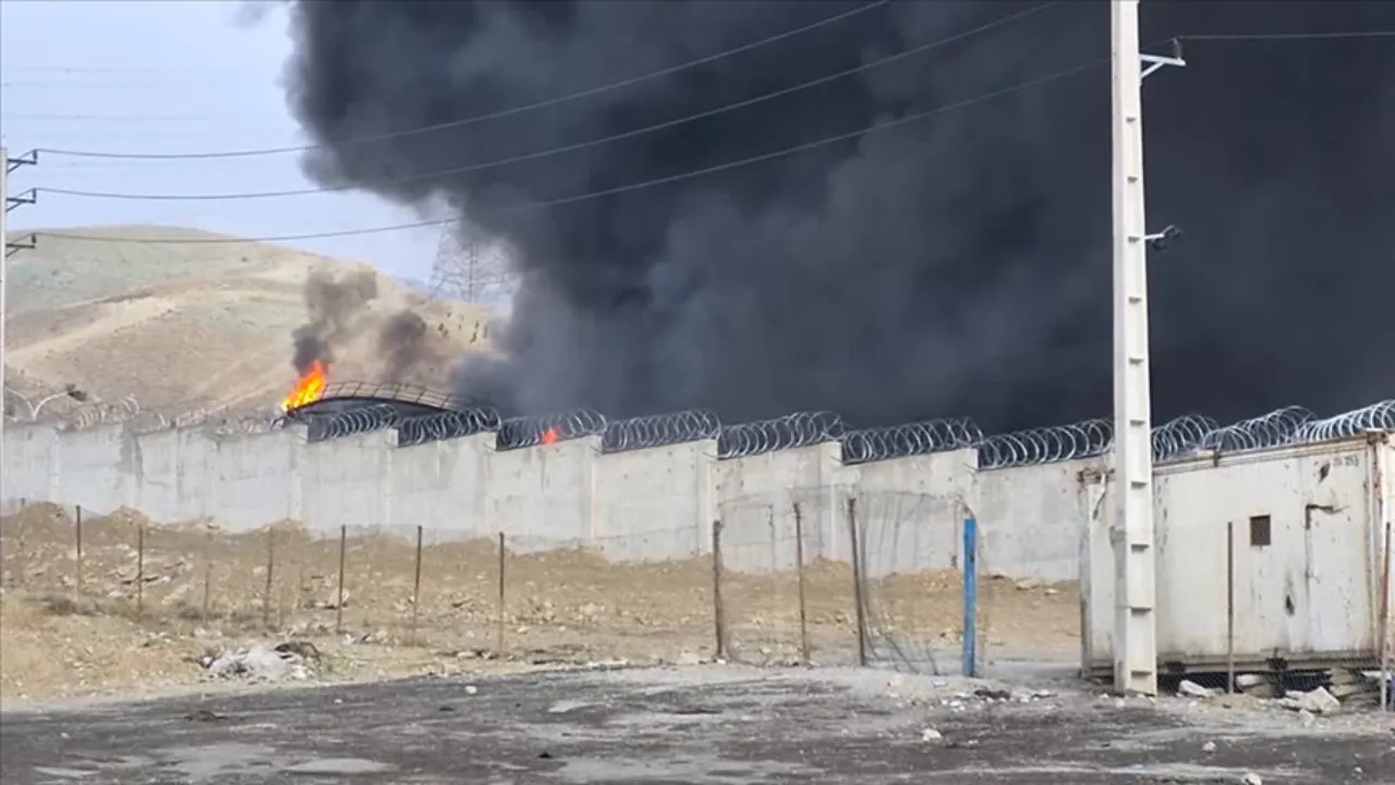 İran medyası duyurdu: Dünyanın en büyük doğal gaz rafinerileri vuruldu