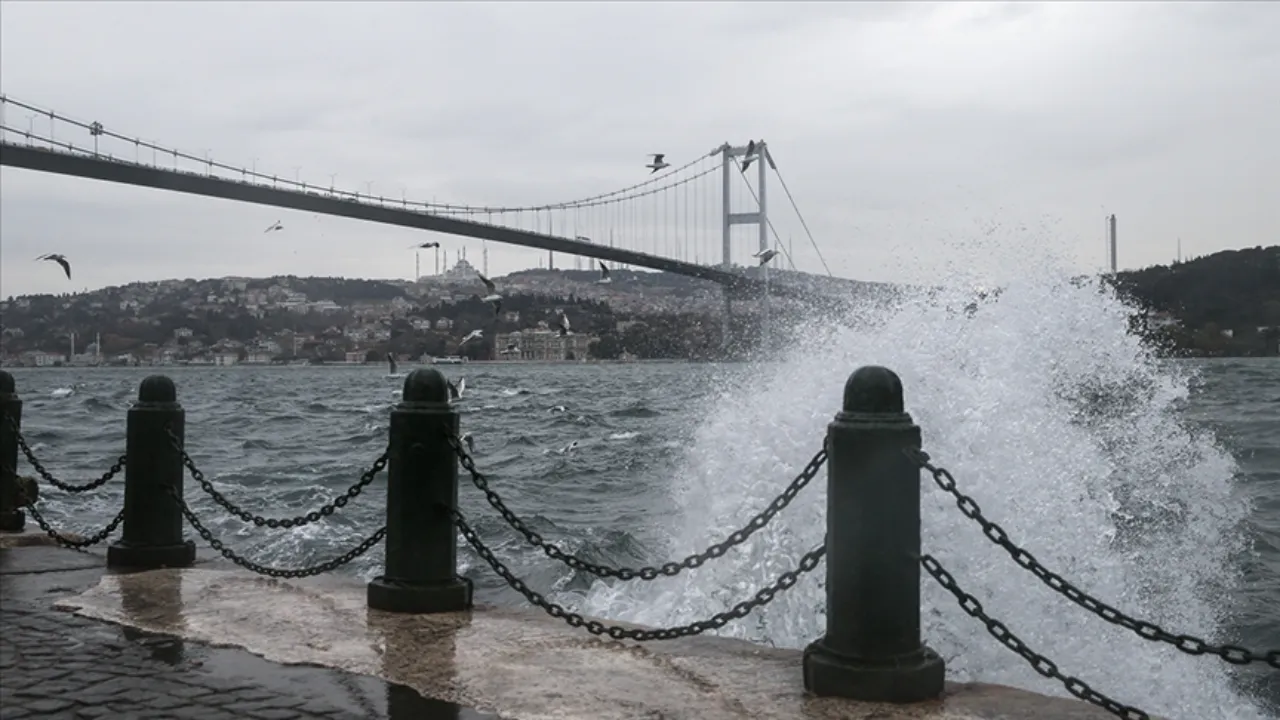 İstanbul için fırtına ve rüzgar uyarısı: Meteoroloji saat verdi, 75 kilometre hızla esecek!
