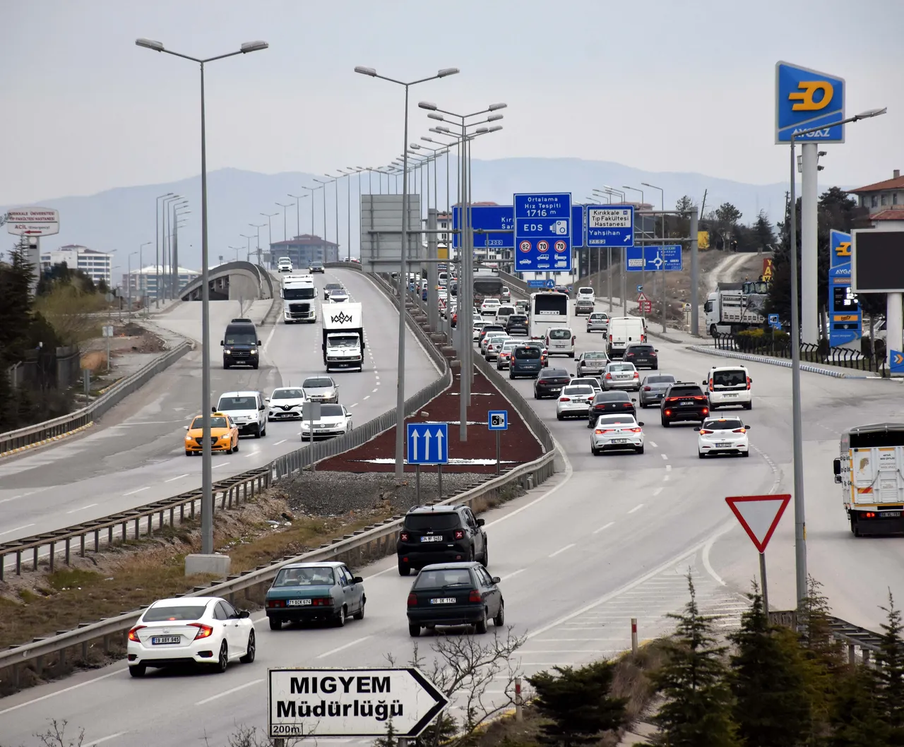 Kilit kavşak'ta bayram yoğunluğu! 43 ilin bağlantı noktası