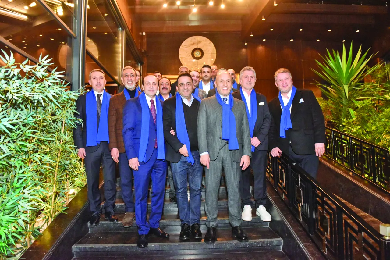 Türkiye İhracatçılar Meclisi (TİM) Başkanı Mustafa Gültepe, İstanbul Hazır Giyim ve Konfeksiyon İhracatçıları Birliği (İHKİB) Yönetim Kurulu Başkan Yardımcısı ve başkan adayı Mustafa Paşahan, İHKİB Başkan Yardımcısı Ürfi Akbalık tarafından düzenlenen iftar programında buluştu.