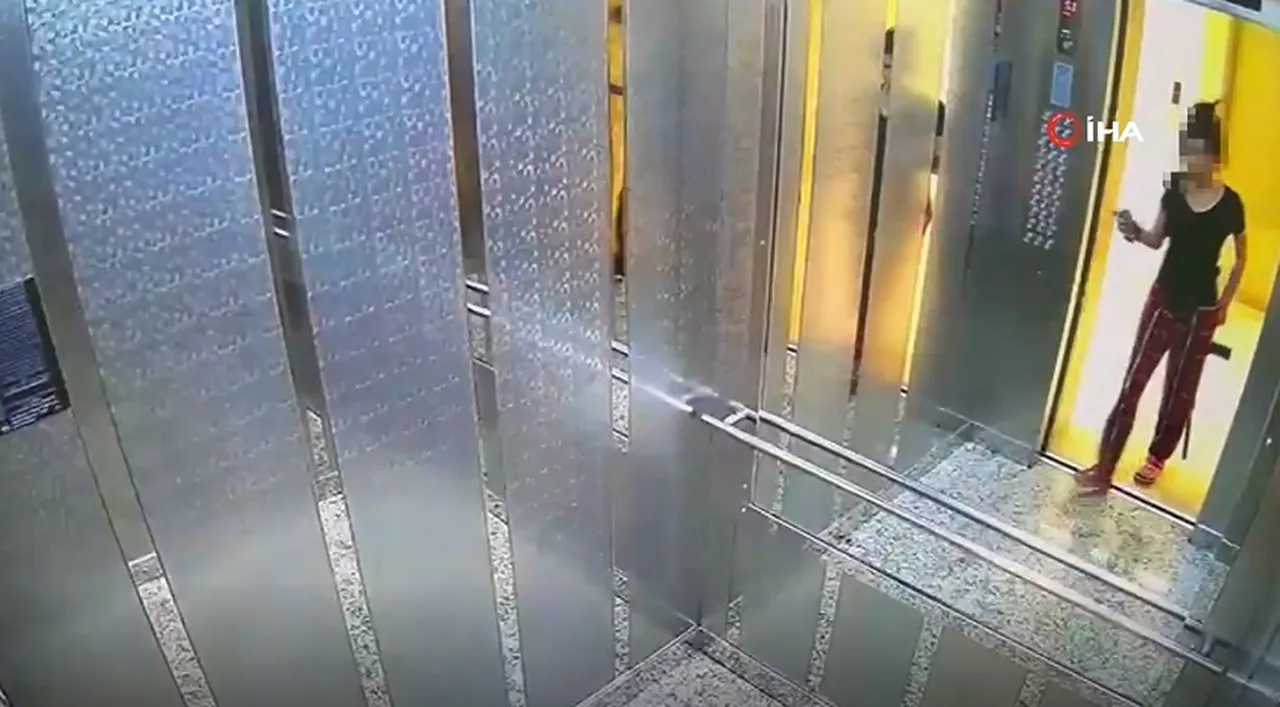 Sultangazi’de korkunç saldırı! Erkek arkadaşının evine tüfekle ateş açtı