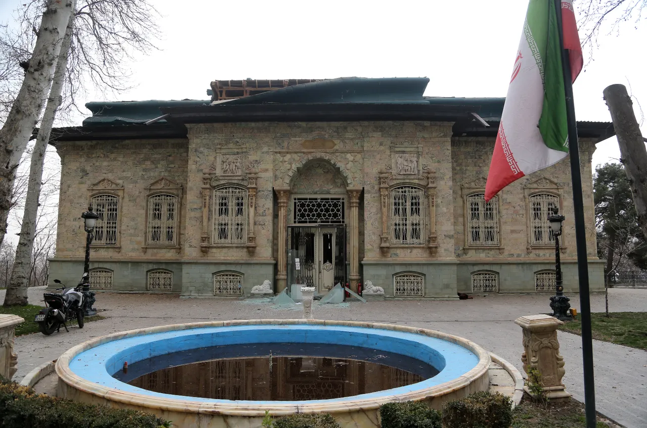 İran’ın simge sarayı ağır hasar aldı