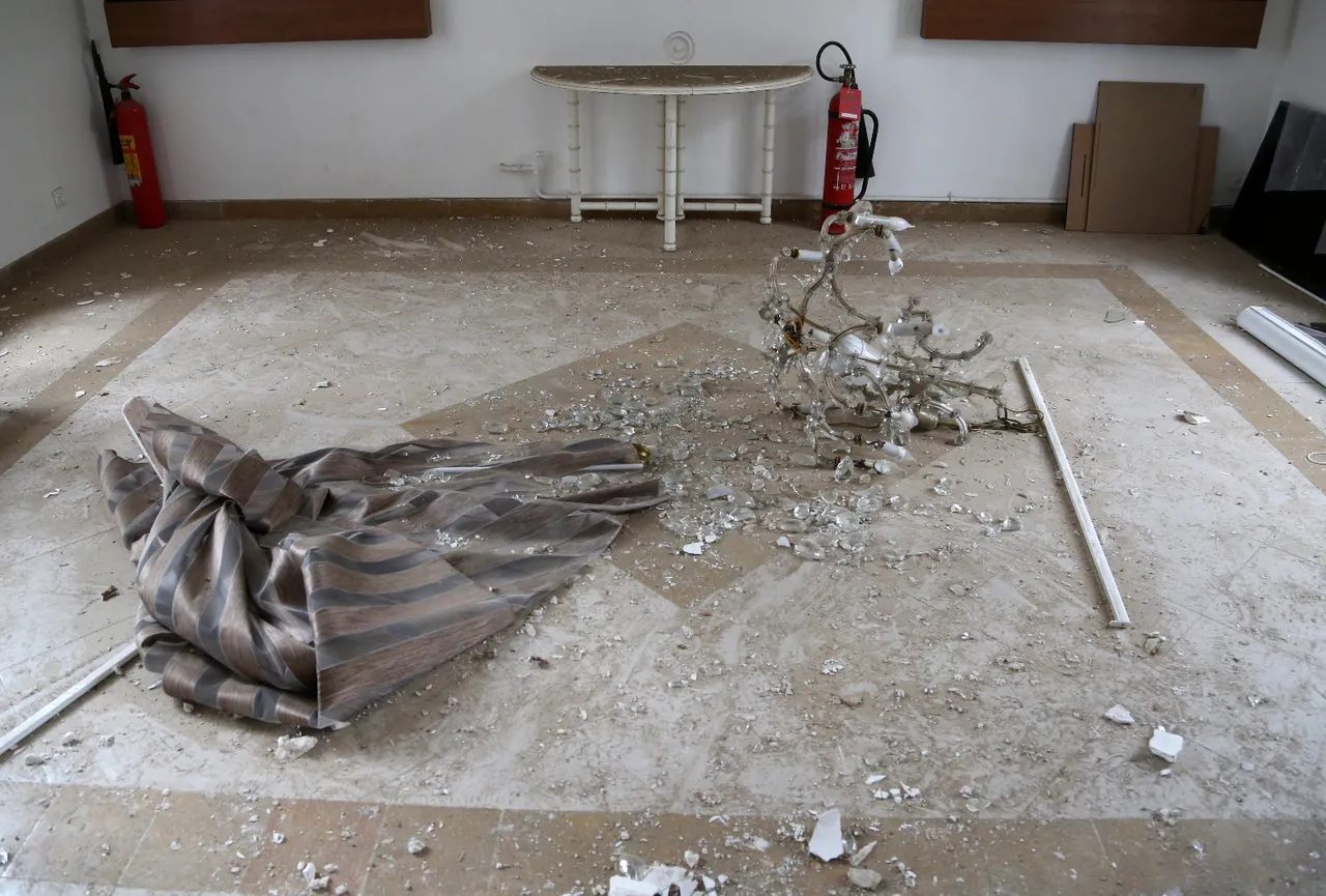 İran’ın simge sarayı ağır hasar aldı