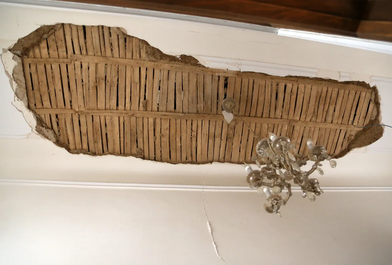 İran’ın simge sarayı ağır hasar aldı