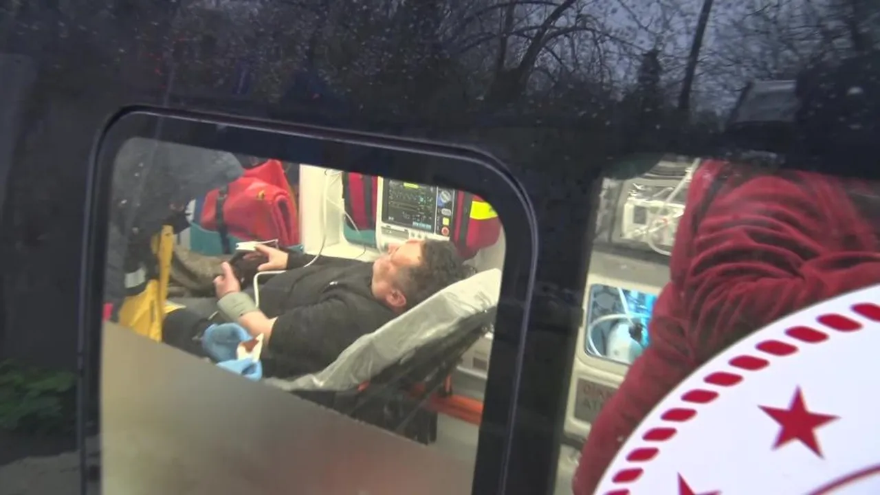 Beykoz'da yokuş aşağı inen İETT otobüsü kaldırıma çarptı! Yaralılar bar