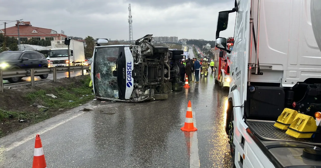 Büyükçekmece’de servis kazası: 1 ölü, 9 yaralı