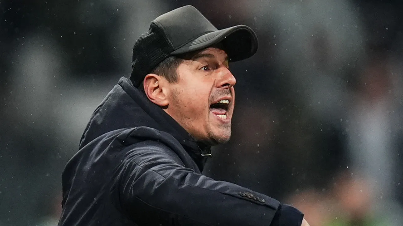 Emre Belözoğlu'ndan canlı yayında eleştiri