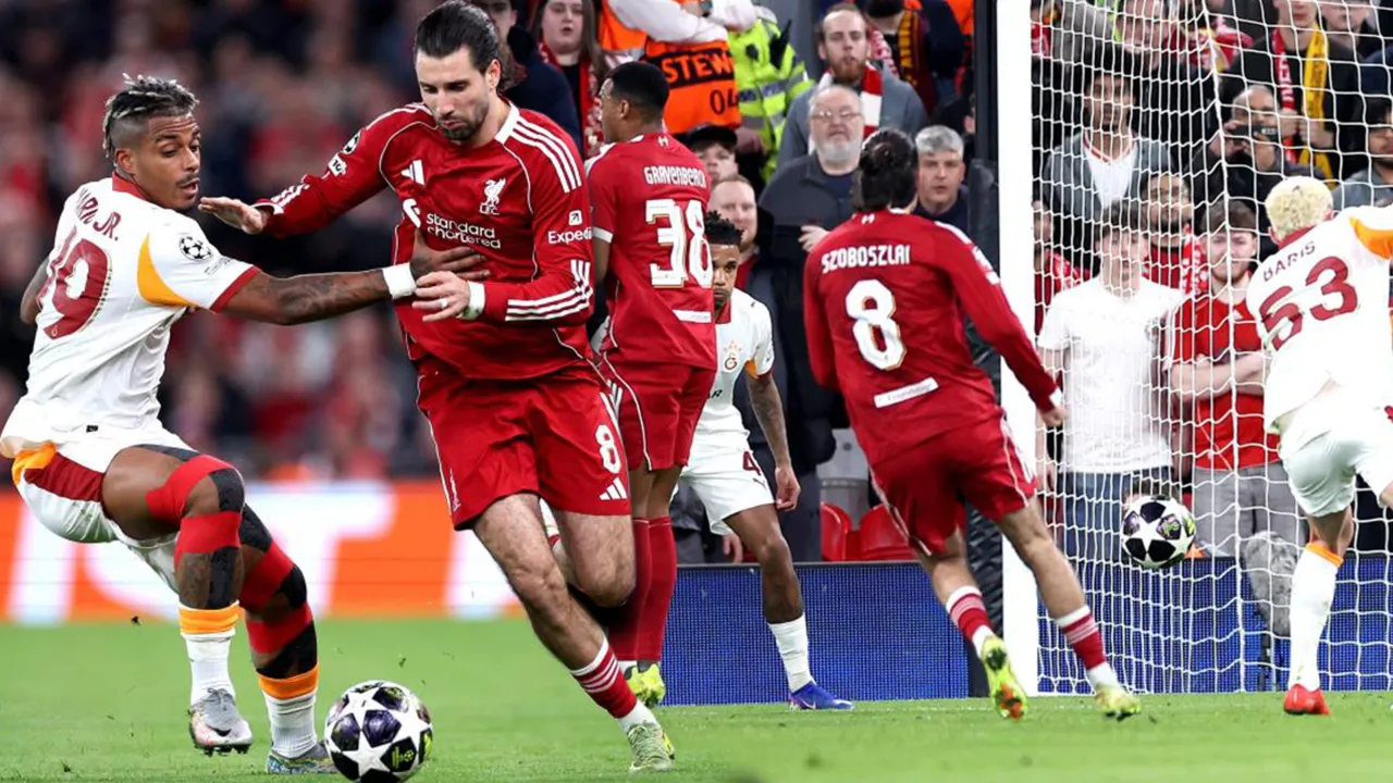 Galatasaray maçı sonrası İngiliz manşetlerinde tek isim: Sorunlu sezonun unutulmaz gecesi