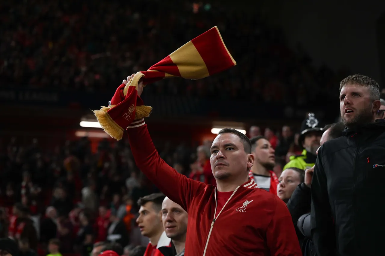 Liverpool taraftarları, Galatasaray galibiyeti sonrası sevinç yaşadı.