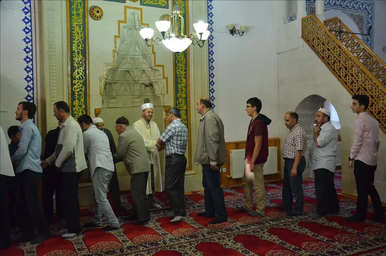 İzmir bayram namazı vakti: İzmirde bayram namazı saat kaçta kılınacak?