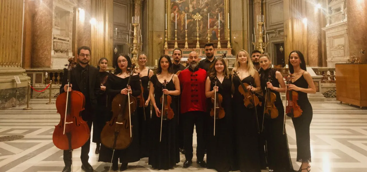 Türk müzisyenler Roma’da ayakta alkışlandı