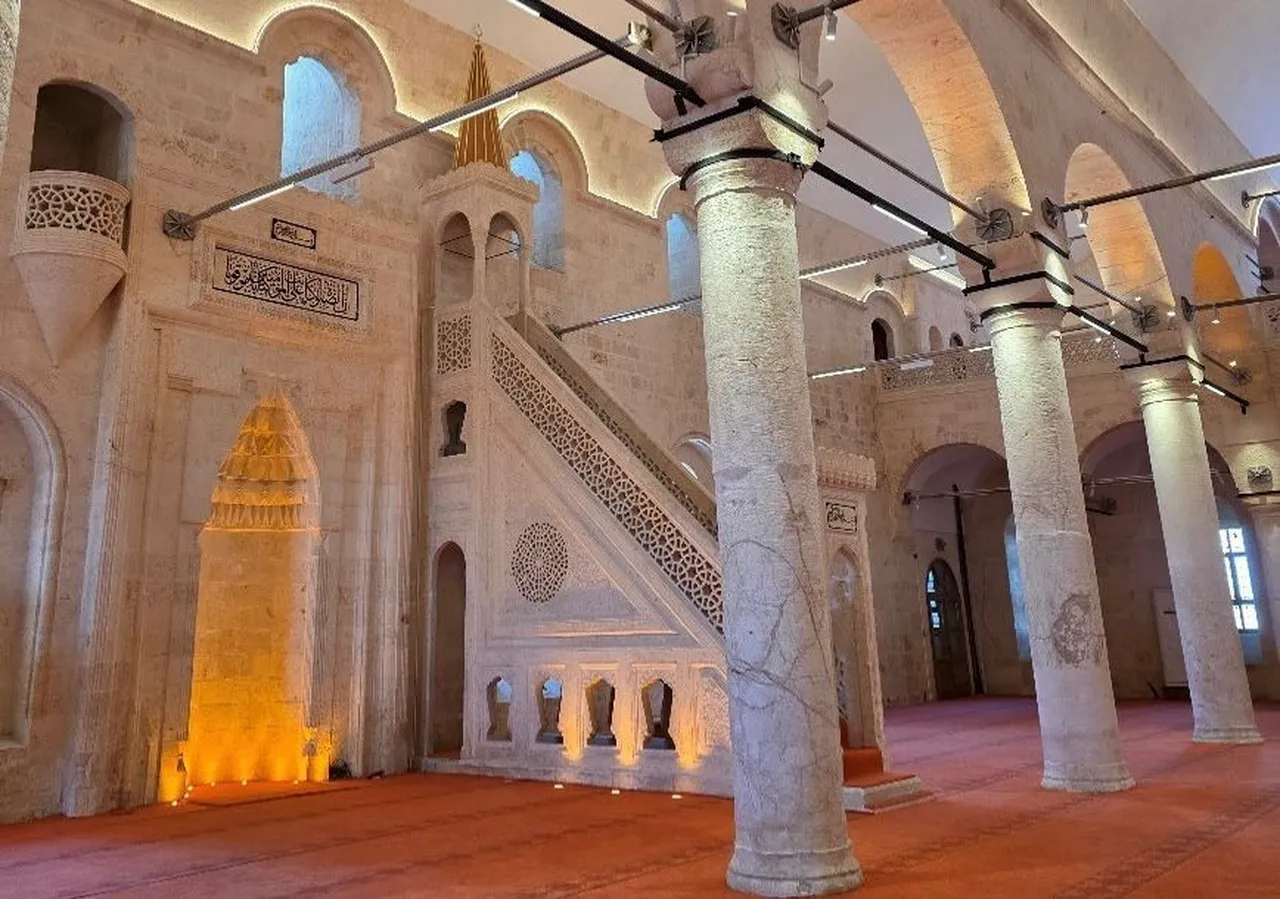 Üç tarihi cami bayramın ilk günü yeniden ibadete açılıyor