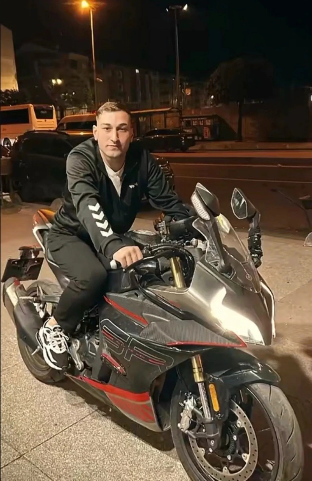 Kız kardeşinin erkek arkadaşını öldürmüştü! 1 yıl önce de bir çocuğu darp etmiş