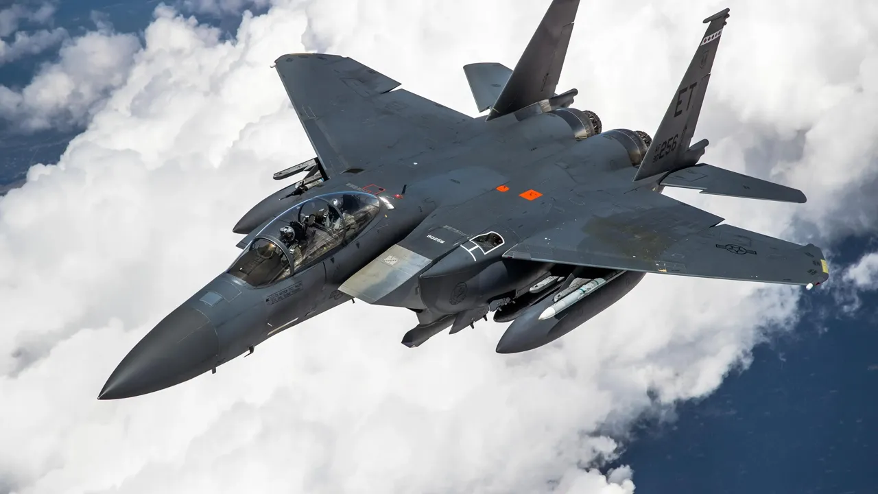 Kuveyt üzerinde ABD'ye ait 3 F-15 savaş uçağı, "dost ateşi" sonucu düştü!