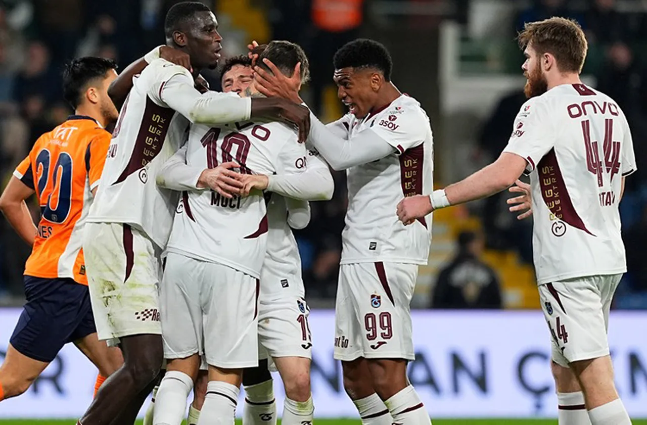 Trabzonspor, Süper Lig'in 13'üncü haftasında RAMS Başakşehir'i 4-3 yenmişti.