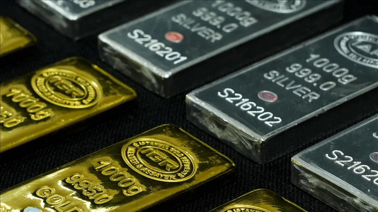 Yatırımcı rotayı altın ve gümüşe çevirdi! Piyasalarda savaşın gölgesi