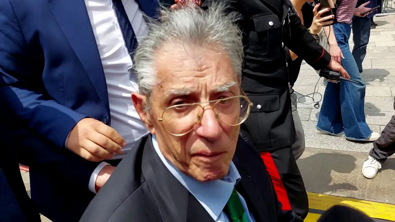İtalyan siyasetçi Umberto Bossi hayatını kaybetti