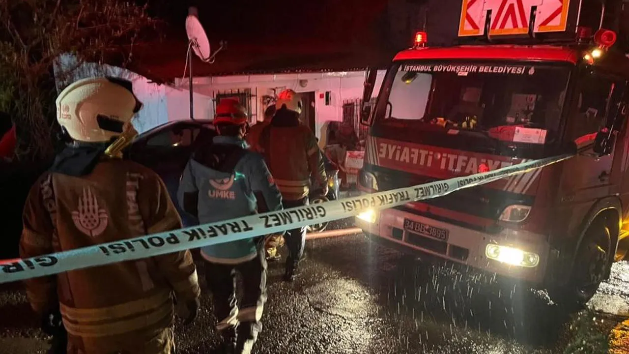 Sarıyer'de sıcak saatler! 2 gecekondu yandı, 6 kişi yaralandı