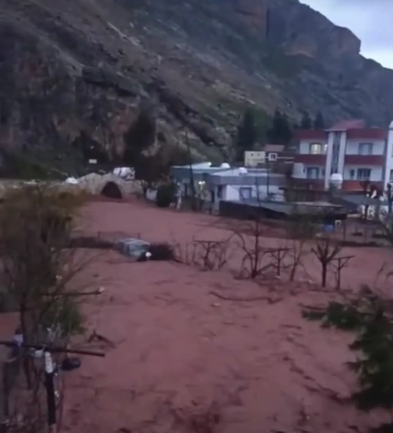 Şırnak’ta yağış kabusa döndü! Vatandaşlar zor anlar yaşadı