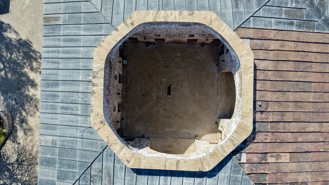 900 senedir ayakta! Anadolunun ilklerinden... Mimarisiyle göz dolduruyor