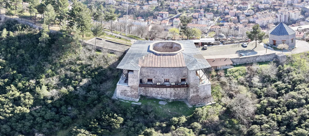 900 senedir ayakta! Anadolunun ilklerinden... Mimarisiyle göz dolduruyor