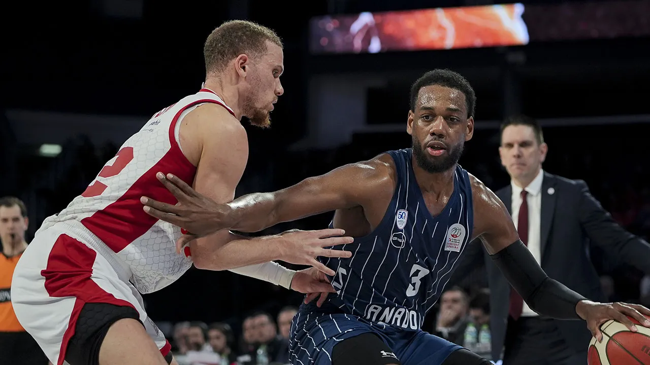 Anadolu Efes deplasmanda kayıp