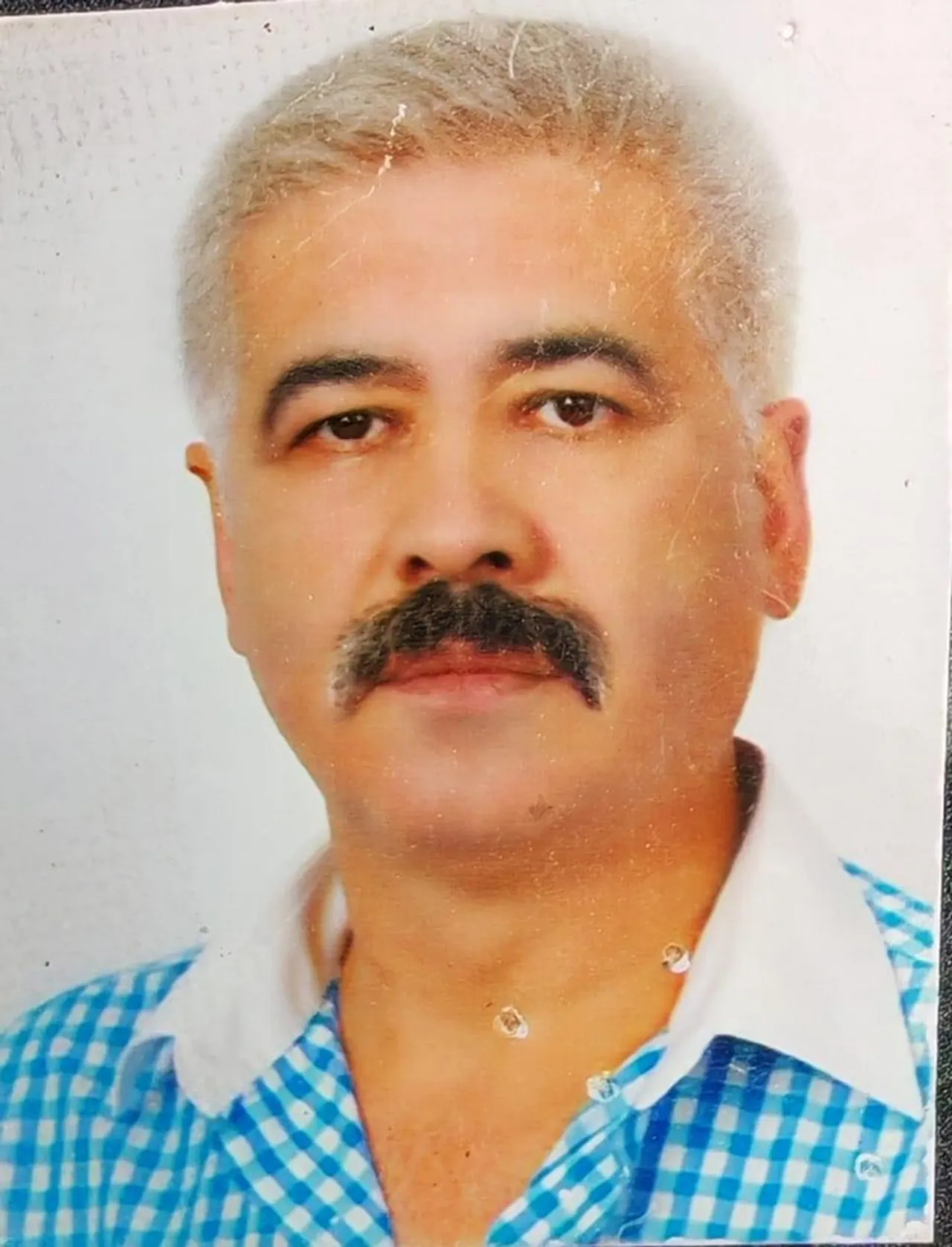 Gece park etti, sabah araçta ölüsü bulundu! Ölen kişi YRP İl Başkanı’nın kardeşi çıktı