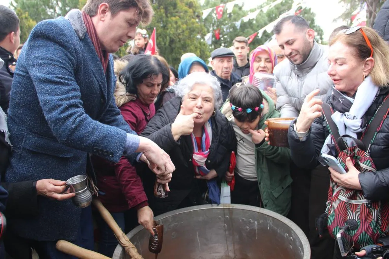 Mesir macunundan alabilmek için kazanın içine girdiler!